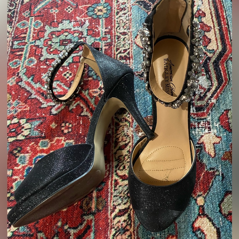 Heels - Picture 4 of 6